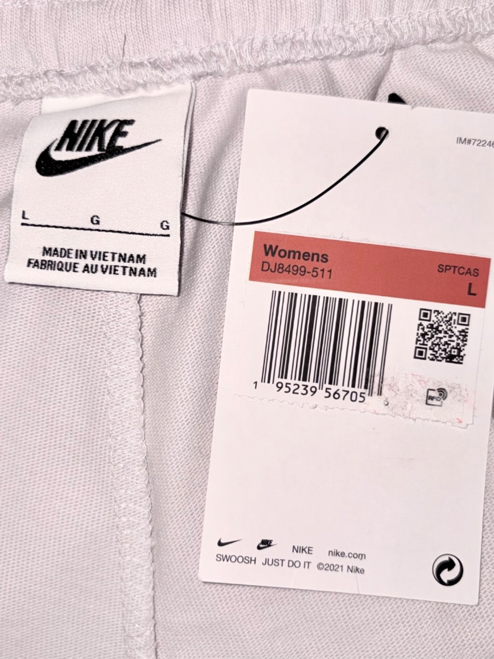Nike Sportswear Club Fleece Mid-Rise Joggers - Picture 10 of 10